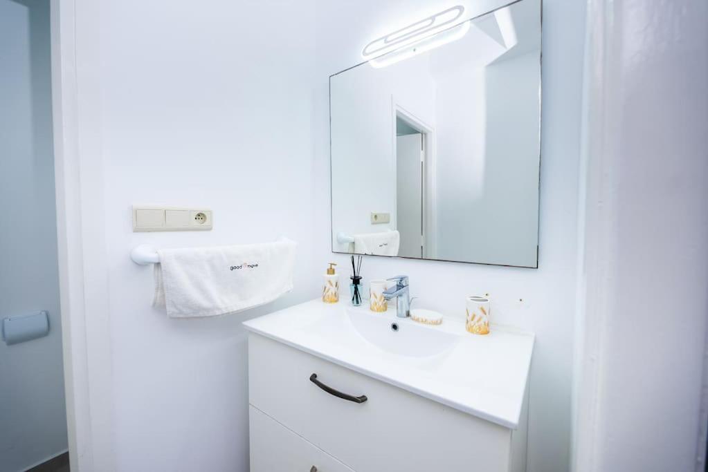 Tradition Meets Modern: 2Br Flat In Rabat Hassan Esterno foto