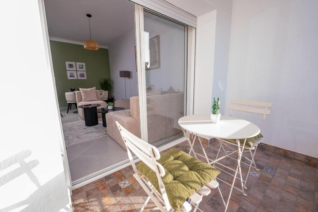 Tradition Meets Modern: 2Br Flat In Rabat Hassan Esterno foto