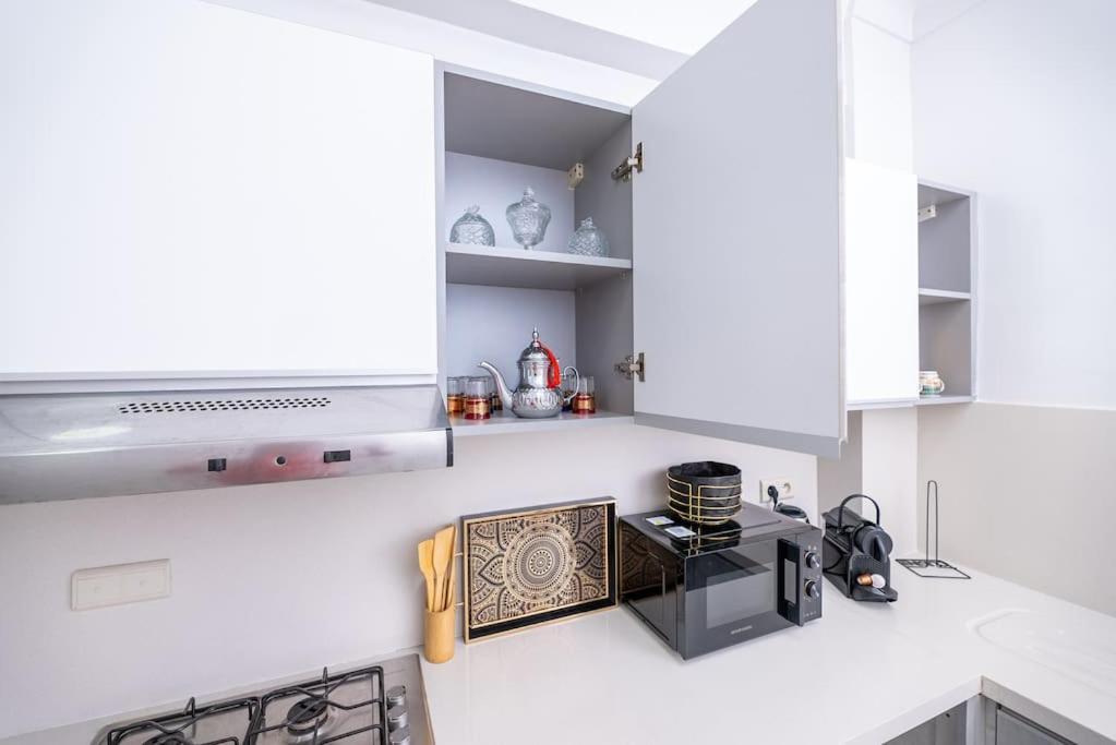 Tradition Meets Modern: 2Br Flat In Rabat Hassan Esterno foto